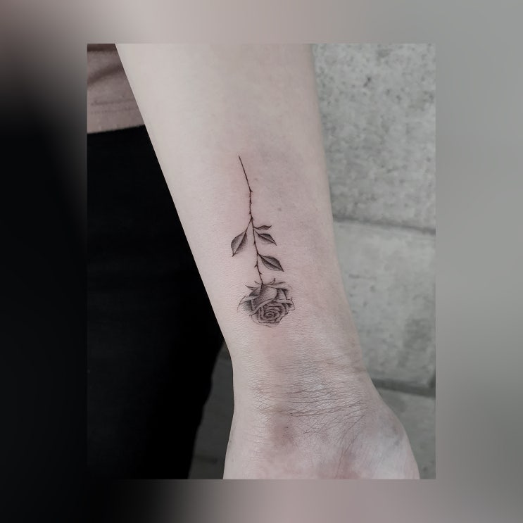  후회없을 여자 손목미니타투 작업!