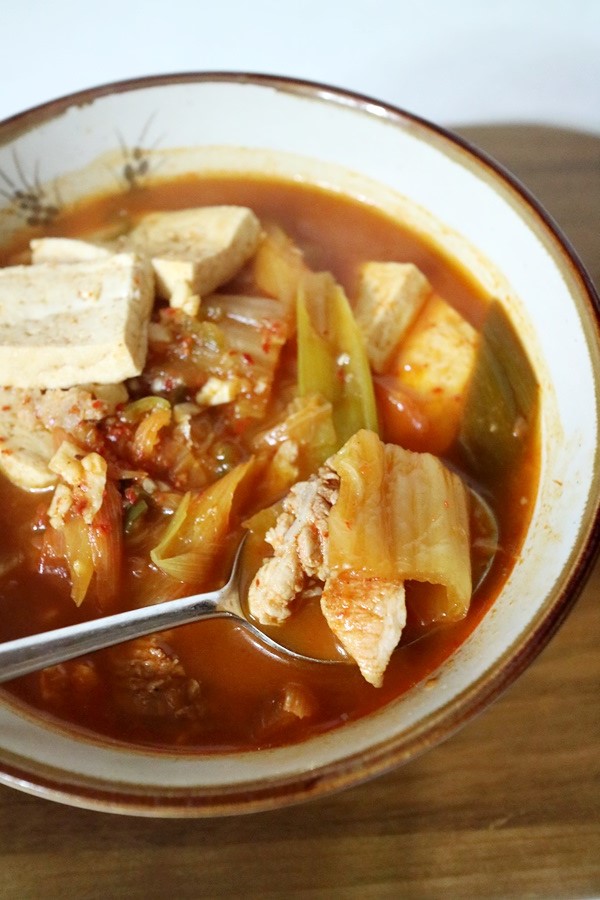  묵은지김치찌개 간편식으로 끓이니 맛보장일세~