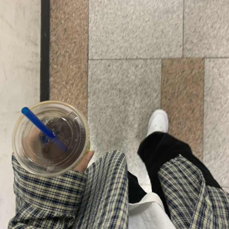  환자분 조금 따끔하세요~