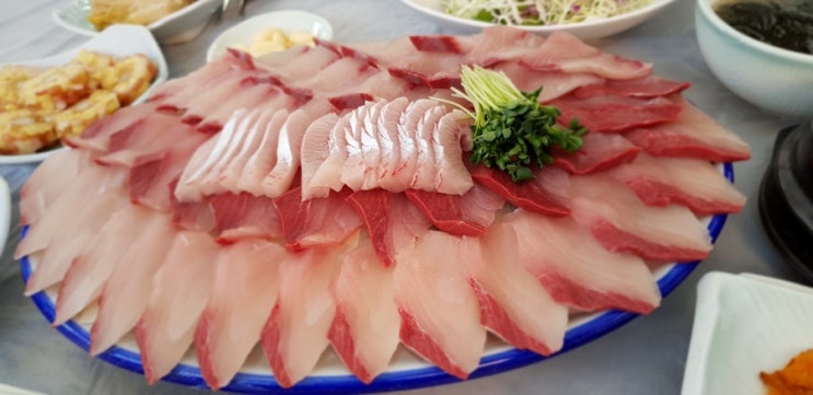  김해 대방어 활마트로가보세요! 맛가격 굿~