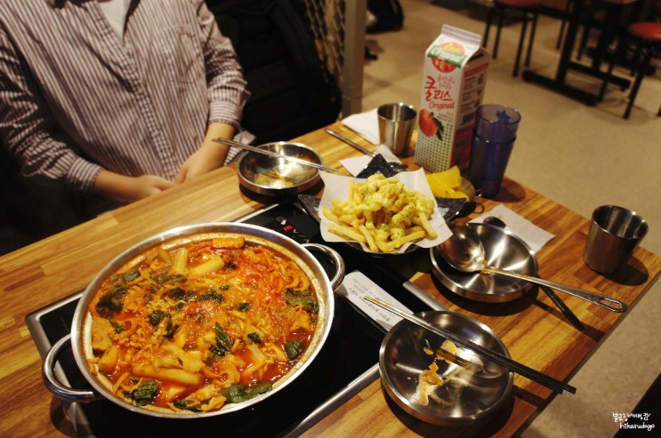  신촌 떡볶이 감자튀김과 즐기면 더좋은 만남떡볶이