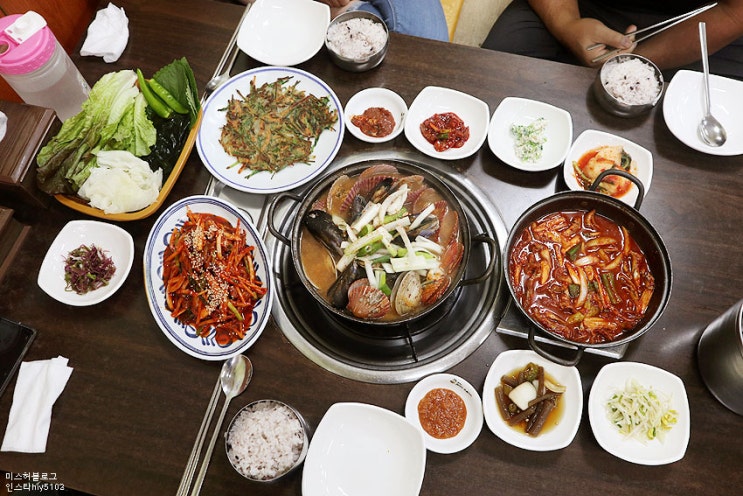  통영밥집 통영항남동밥집 다담아해물뚝배기 - 항남동 멸치쌈밥정식 해물된장 푸짐해