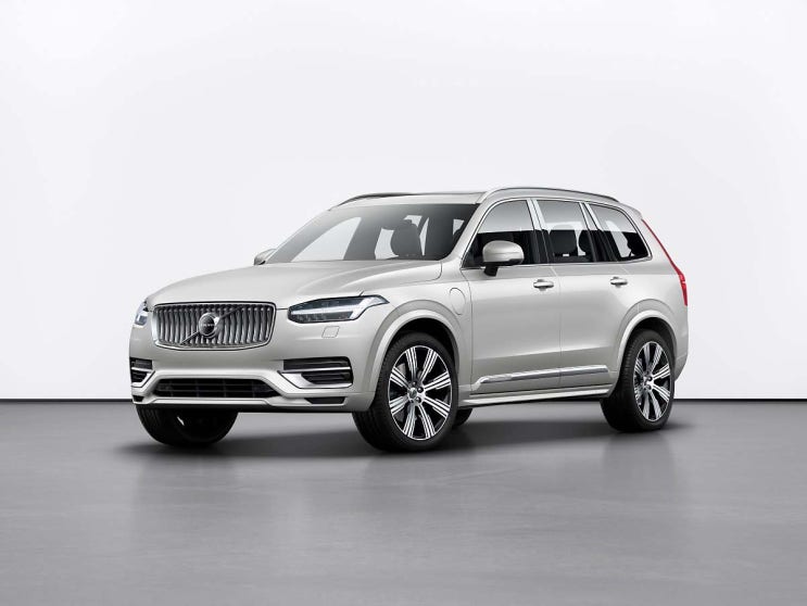 볼보 XC90 완성도 높은 모습으로 공개. 더 새로운 존재감을 자랑한다.