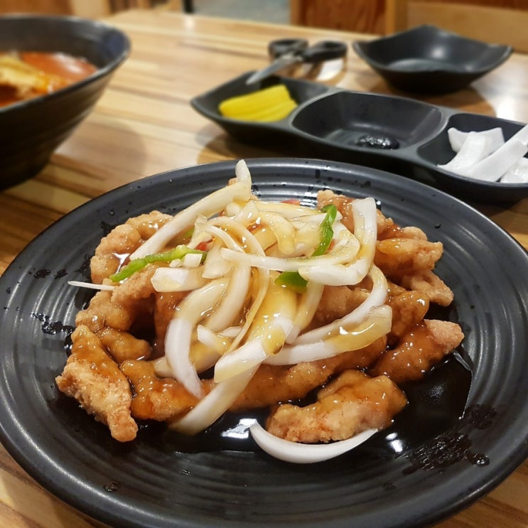  울산 무거동 중국집 화짬뽕 - 탕수육 겉바속촉 졸맛탱 + 깔끔하고 얼큰한 짬뽕