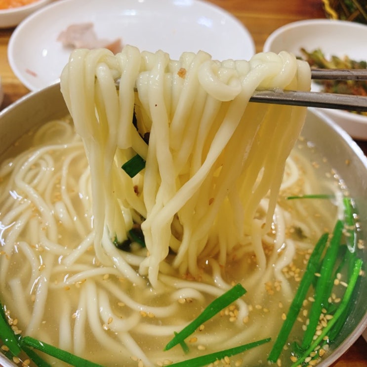 대전 대선칼국수 줄서서 먹고왔어요. :) 맛은?!