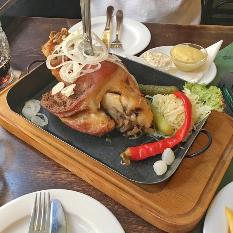  [올라부부 유럽일주️]프라하 맛집 : 꼴레뇨가 맛있는 RESTAURACE U PARLAMENTU(우 팔라멘트)