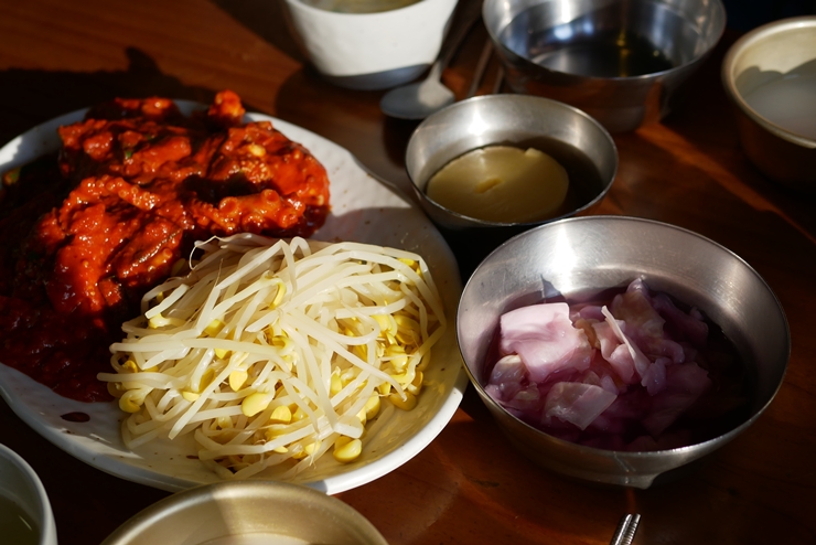  서울을 대표하는 낙지볶음과 낙지요리 전문점 - 종로1가 피마길실비집