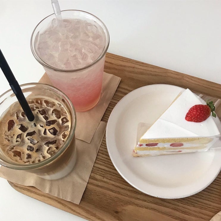 [홍대/홍대입구] 딸기케이크맛집/피오니