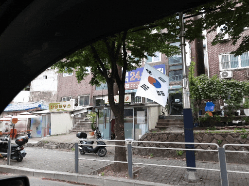  혼술 혼밥 혼자서도 잘해요.....