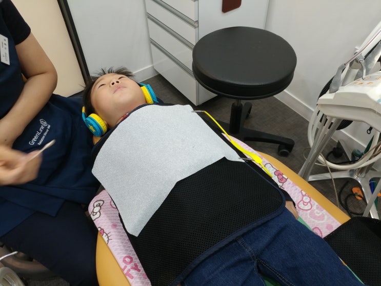  우리가족치과_정기검진:)불소도포,3개월마다 정기검진