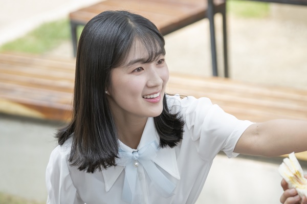  어쩌다발견한하루 김혜윤