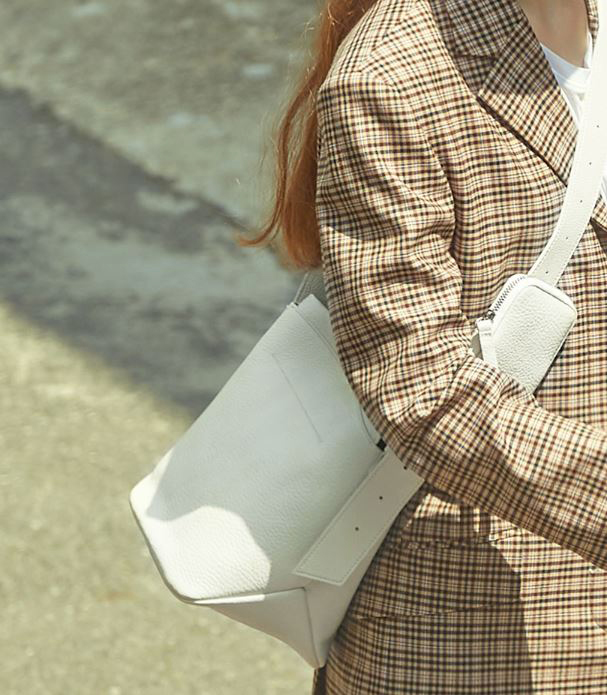  강민아 사복패션 속 가방 아보네 이네스백 :: 요즘 자주 보이는 여자 연예인 가방이야~
