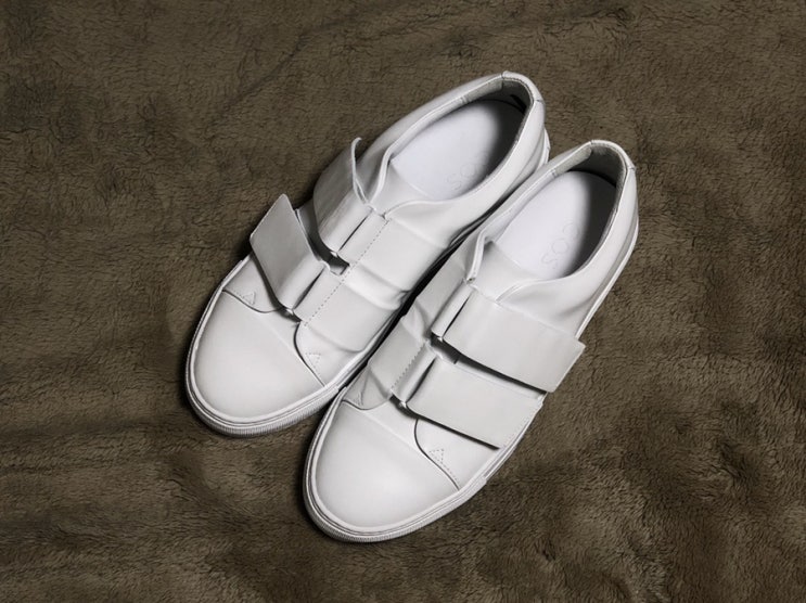  Shoes :: COS 랩오버 레더 스니커즈 스트랩으로 포인트 주기!