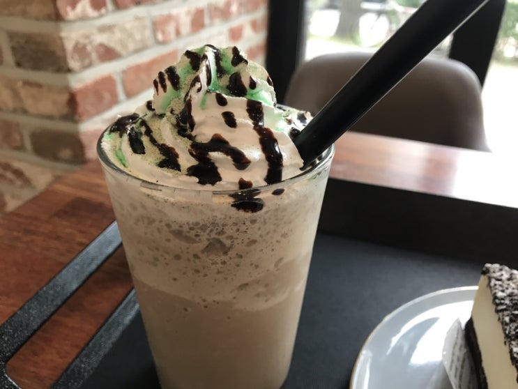  [cafe미제] 응암역카페에서 달달한 민트초코프라페 냠냠c