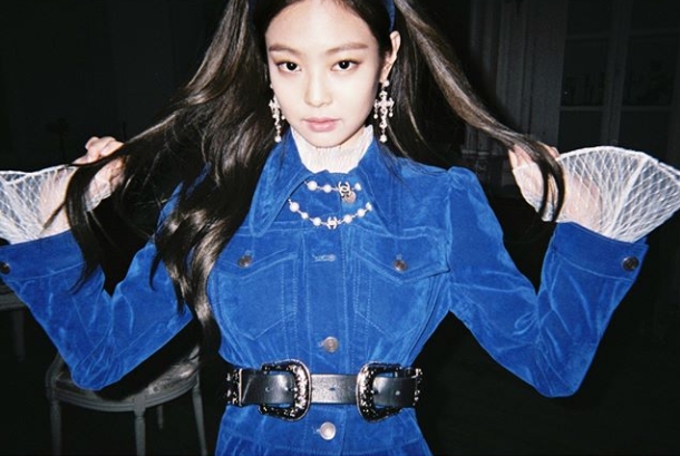  [샤넬인간 제니 화보] 블랙핑크 제니의 패션 LOOK BOOK! (레드, 화이트, 블랙 룩 스타일)