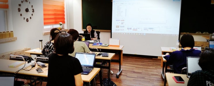  소통대학 스마트봉사단 62회차 퍼블로그 달력만들기-1인미디어교육전문가 1인방송크리에이터 스마트폰활용지도사 이태영 감독