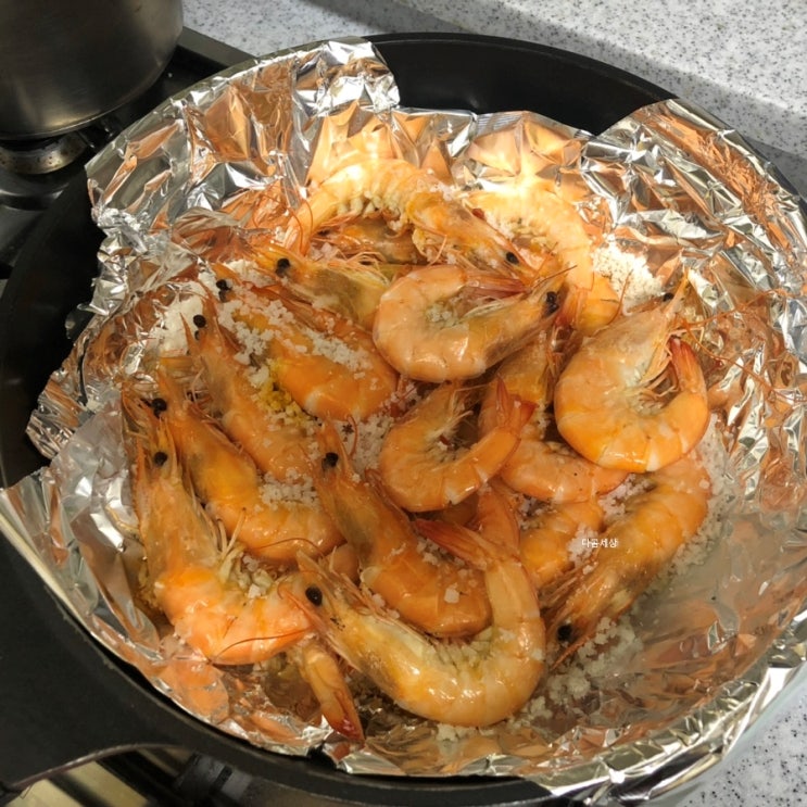  새우 소금구이! 제철 새우 오동통 달달하게 맛있어!(+ 새우 칼로리, 새우 효능, 새우 손질하는 법 )