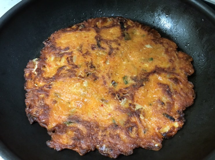 김치전 비오는날 제격이죠!!