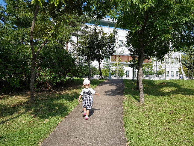  20개월, 6개월 : 도서관 산책, 문센데이, 먹다 잠들기