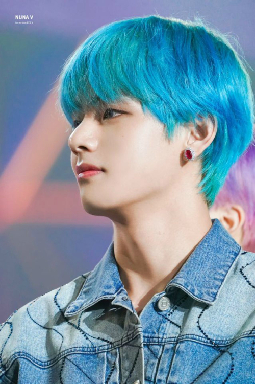  [방탄소년단 뷔] 금발머리가 잘 어울리는 우아한 외모의 스타 1위 선정 and 공항서 자다 깨도 변함없는 조각상 미모 과시... ‘콘서트 기다려져’