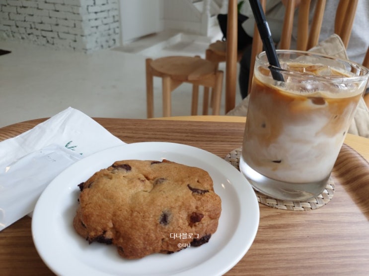 [미아사거리] pold coffee : 아이스 라떼, 초코칩 쿠키