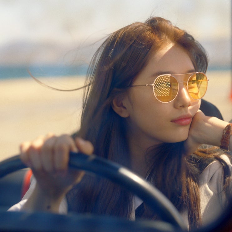  배가본드수지 미모 플러스 비결은 카린선글라스!