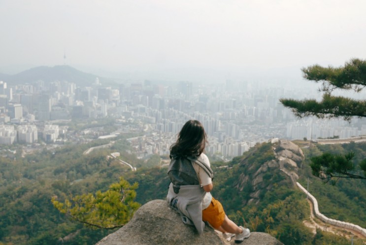 인왕산(338.2m), 서울 시내 한눈에 담아보기.