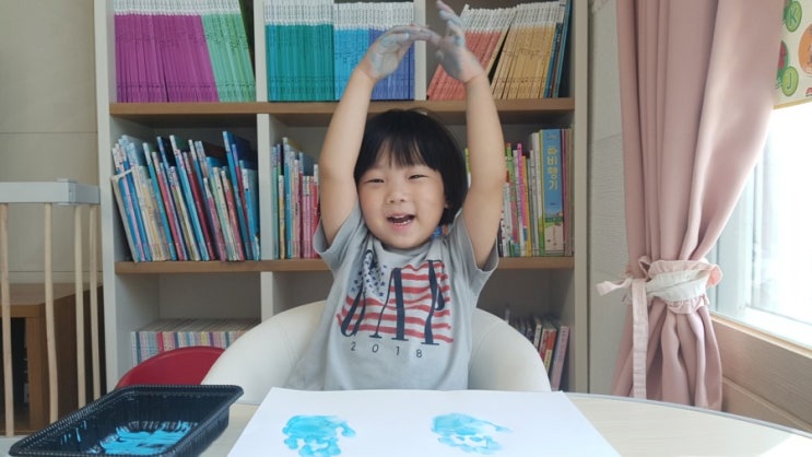  [+1242/+501] 엄마표놀이 손바닥 도장 찍기 / 손톱 자르기 미술활동