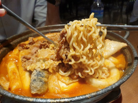  신천떡볶이맛집 4대가 이어온 맛 모범떡볶이