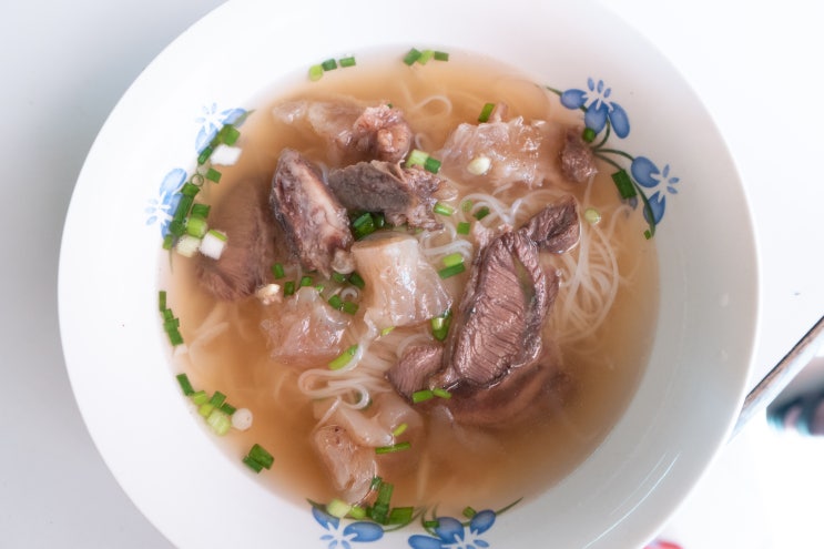  라오스 비엔티안 로컬 맛집 도가니 국수! 이건 시작일뿐이야