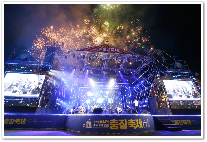  광주 동구, 2019 ‘제16회 추억의 충장축제’ & 홍보영상 - 모교 교정 벤치에 앉은 노무현 전 대통령..7일 동상 제막식