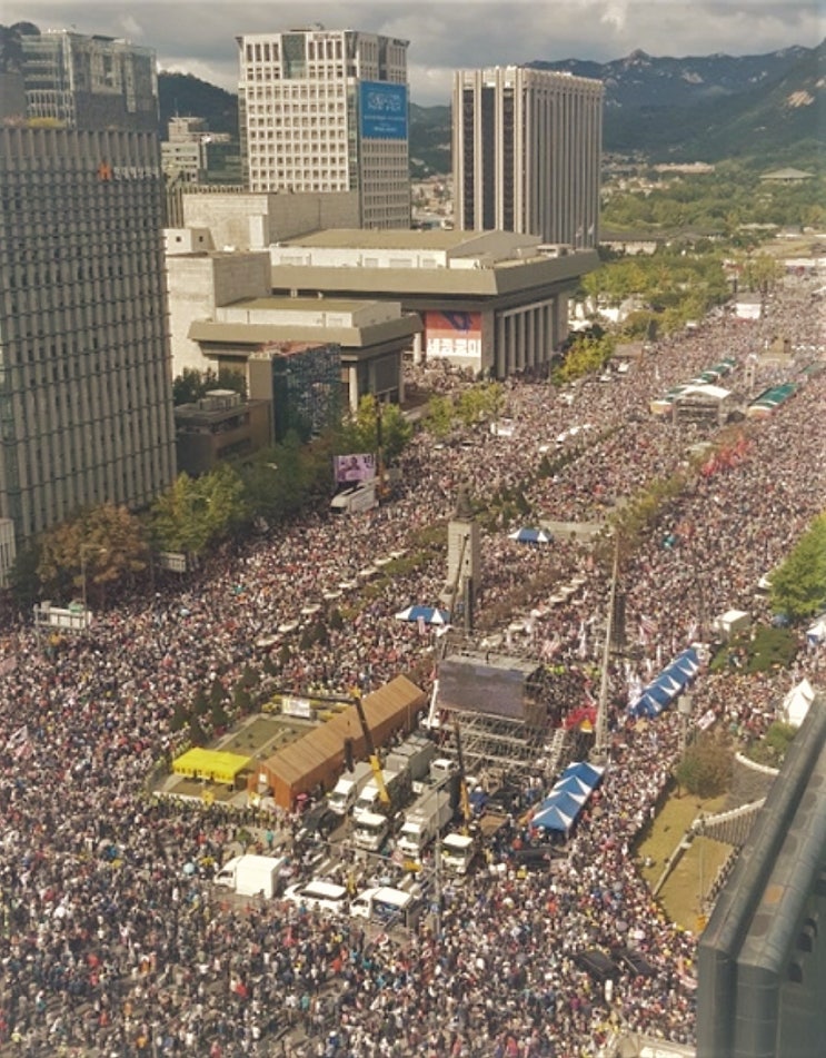  광화문 집회...비 바람 이겨내고 서울 도심 뒤덮은 시민들의 함성!(화보중심)