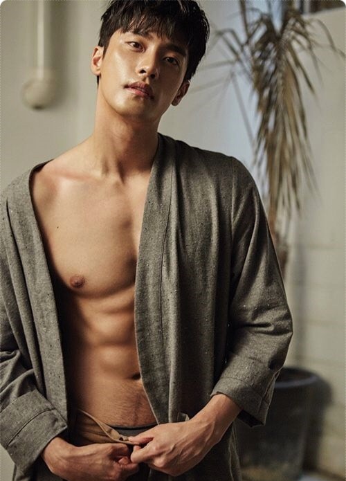  성훈:) 몸매 성형 전 나이 키 나혼자산다