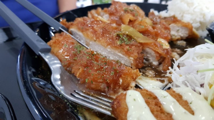 제주 모슬포 운진항 하모해변 앞 흑돼지 생 돈까스 '하동까스'