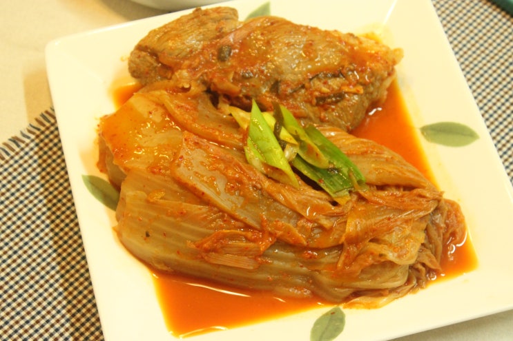 깊은맛 돼지사태 묵은지찜 만드는법, 김치요리