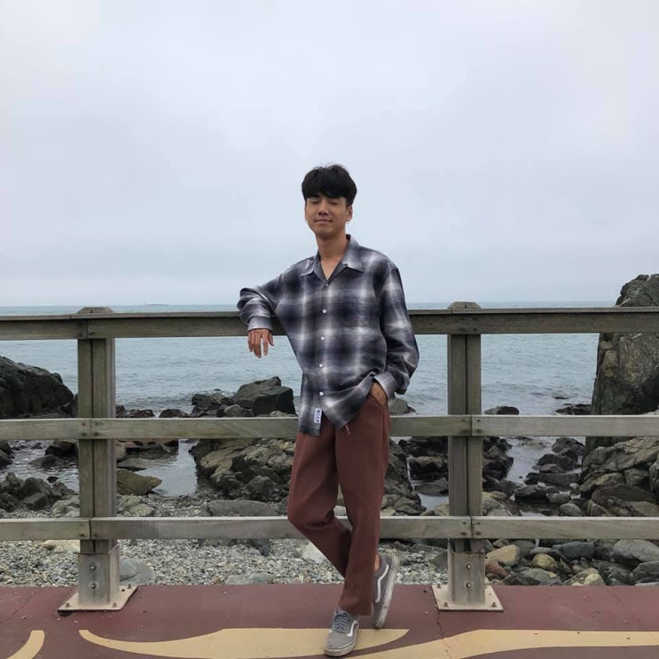  요즘 인기있는 도메스틱 브랜드 틀영에서 체크남방!