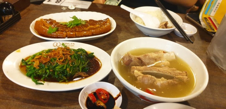  싱가포르 송파바쿠테 삼계탕맛나는 국물이 일품