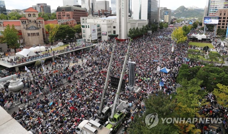 [오늘의 이슈] 자유 한국당 "'조국 out' 광화문 집회에 300만명 모였다"