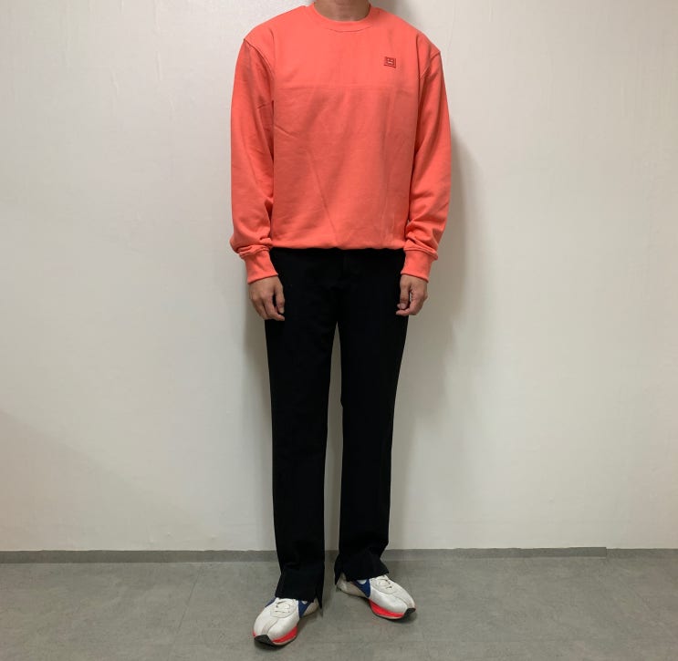  아크네 맨투맨 코디[유뱅의 데일리룩 블로그]