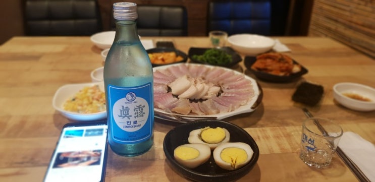  해운대 마린시티 맛집 주장군에서 홍어 삼합과 닭똥집을 먹어 보다! ㅡ부산 인테리어