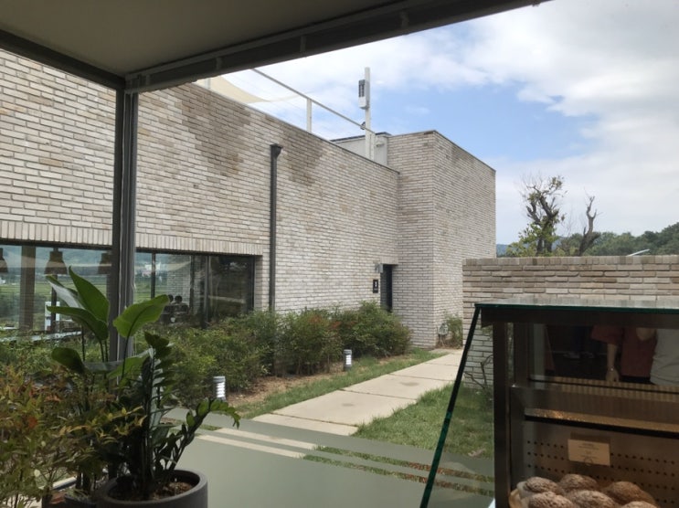  웜사이트(Warm Site): 아산 신정호 베이커리카페