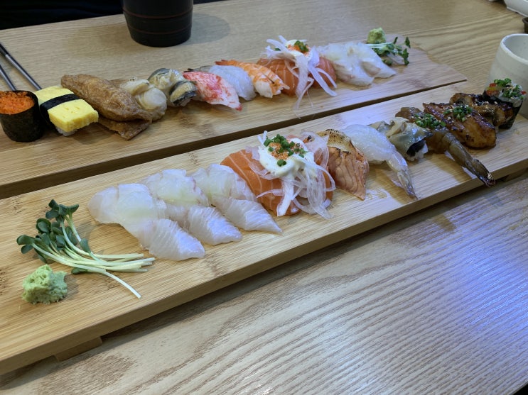  동편마을 맛있는 초밥 <매장이름이에요 동편마을 초밥집이에요!