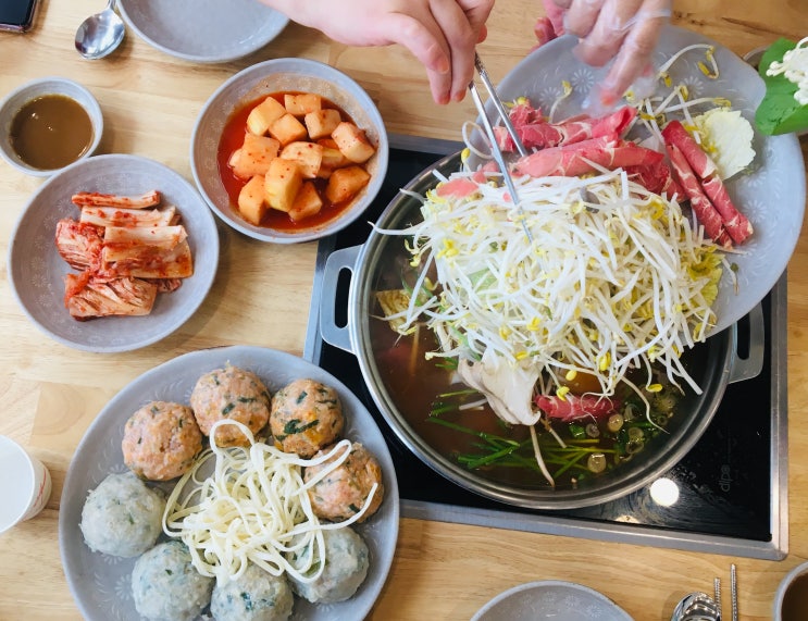  새로 이전한 만두전골 전문점 물왕저수지맛집 본가