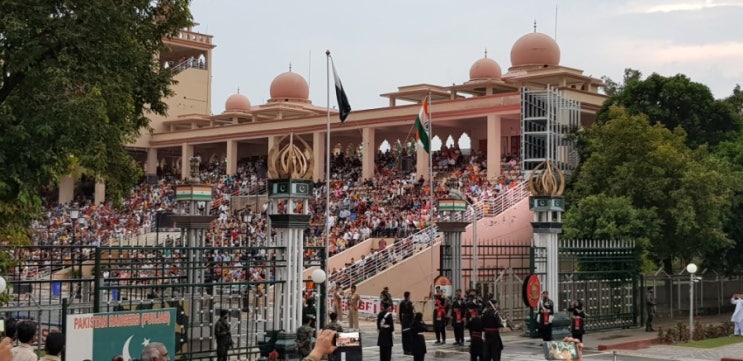  파키스탄 입국 ㅡ 와가 보더 (Wagah border) 국기하강식