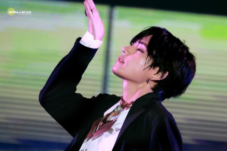  방탄소년단 뷔  소품활용의 일인자 우리 태형이