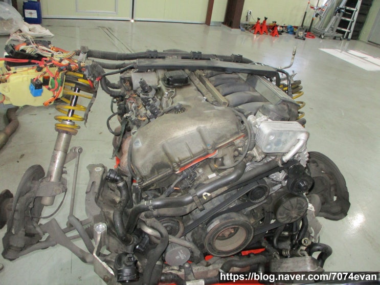  BMW 330I E90 (7783) 냉각수 소모로인한 실린더헤드 탈착