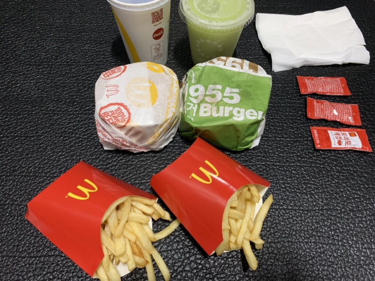  맥도날드 맥올데이로 1955버거랑 베토디 세트 개꿀