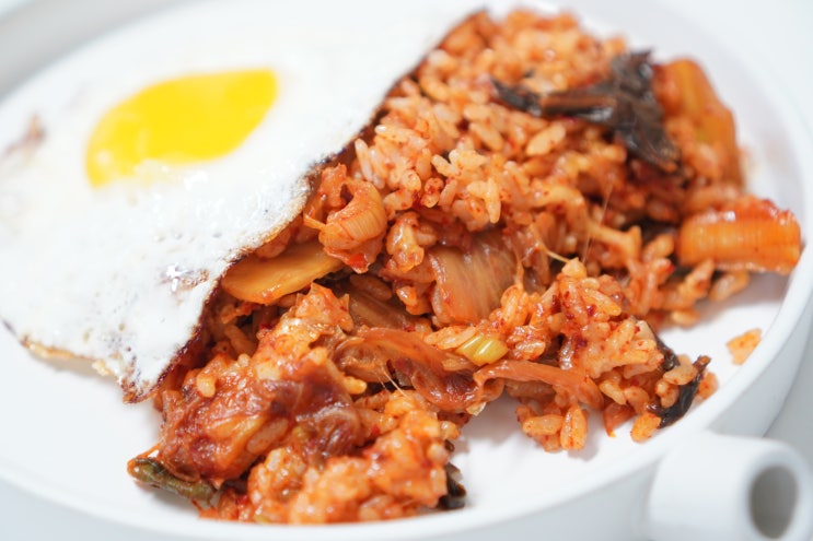  백종원 김치볶음밥과 강식당의 김치밥의 믹스, 초간단 혼밥요리