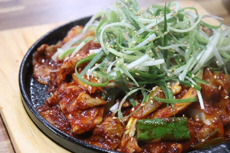  대전 관평동점심 제육볶음 석쇠불고기 전문점 열두달꽃돼지밥상