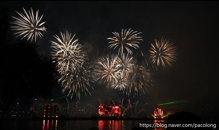  여의도 한강에서 세계 불꽃축제를 즐겨보세요~